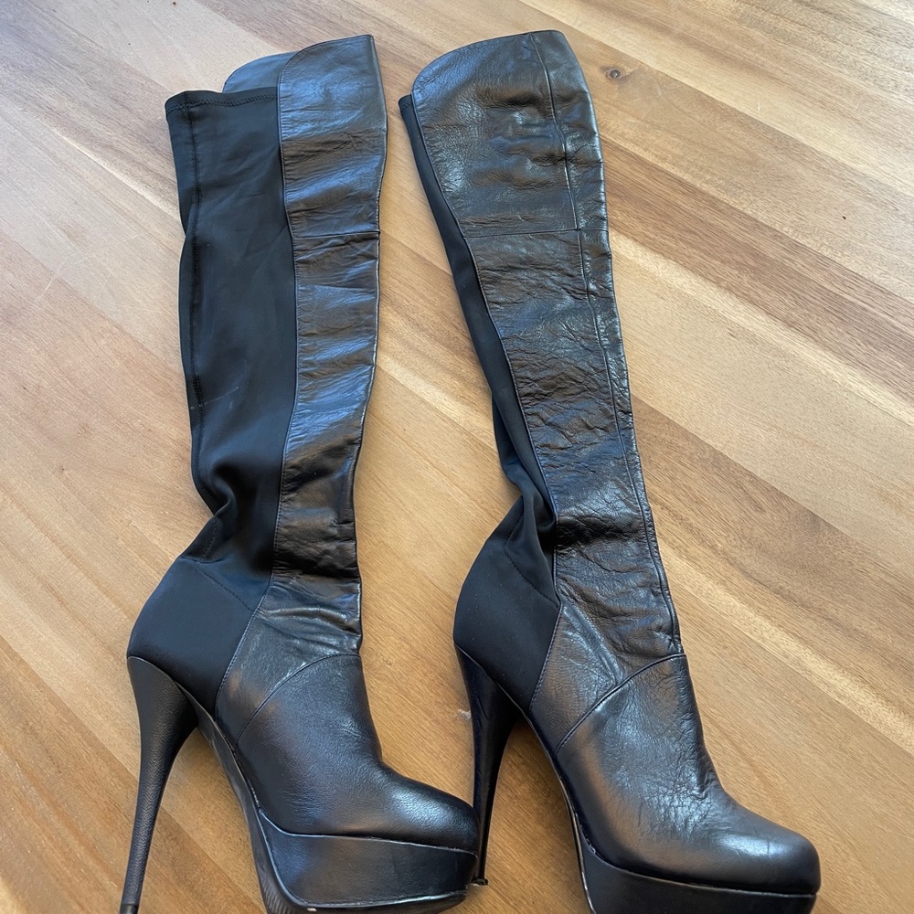 Boots size 8
